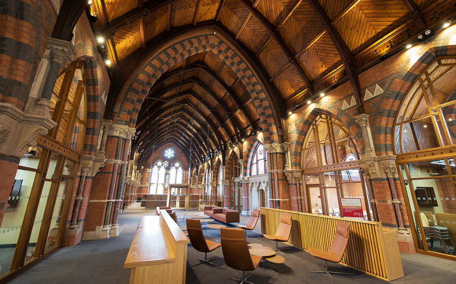 Đại học Queen's University Belfast