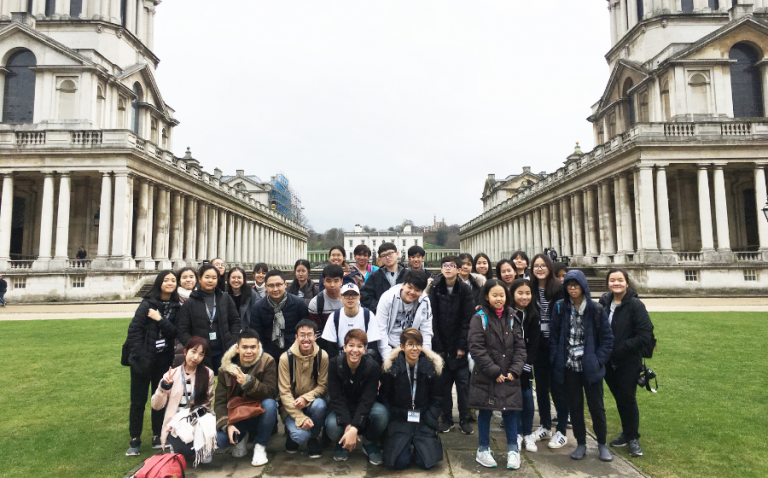 Sinh viên học tập tại Oxford International Education Group