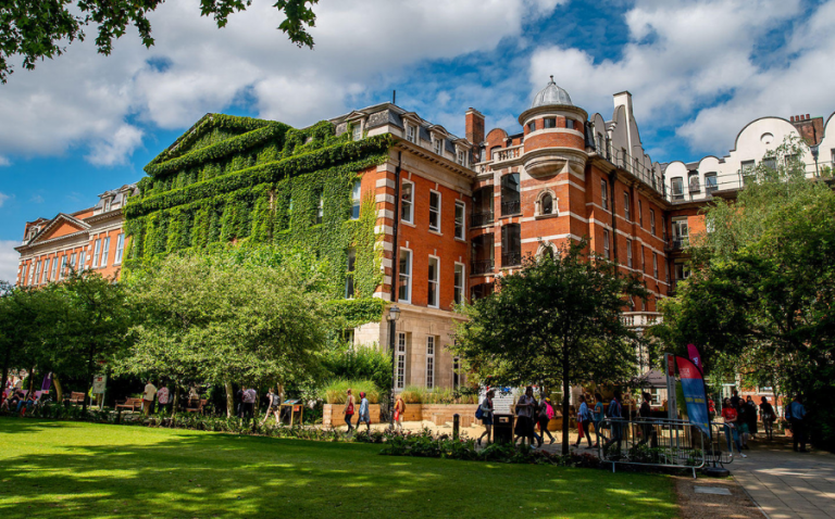 Khuôn viên trường King's College London